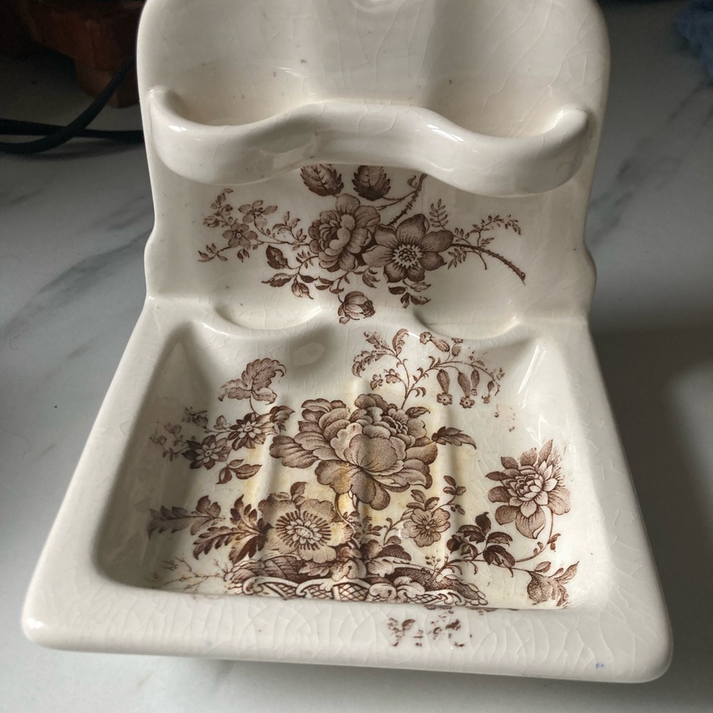 Charlotte Royal Crownford Staffordshire England toothbrush soap holder